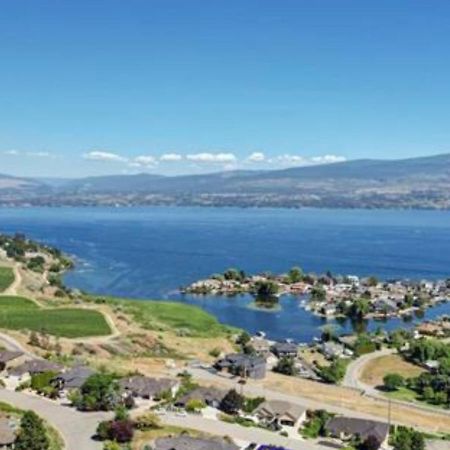Lake View Yellow House By Winary Resort West Kelowna Exteriör bild
